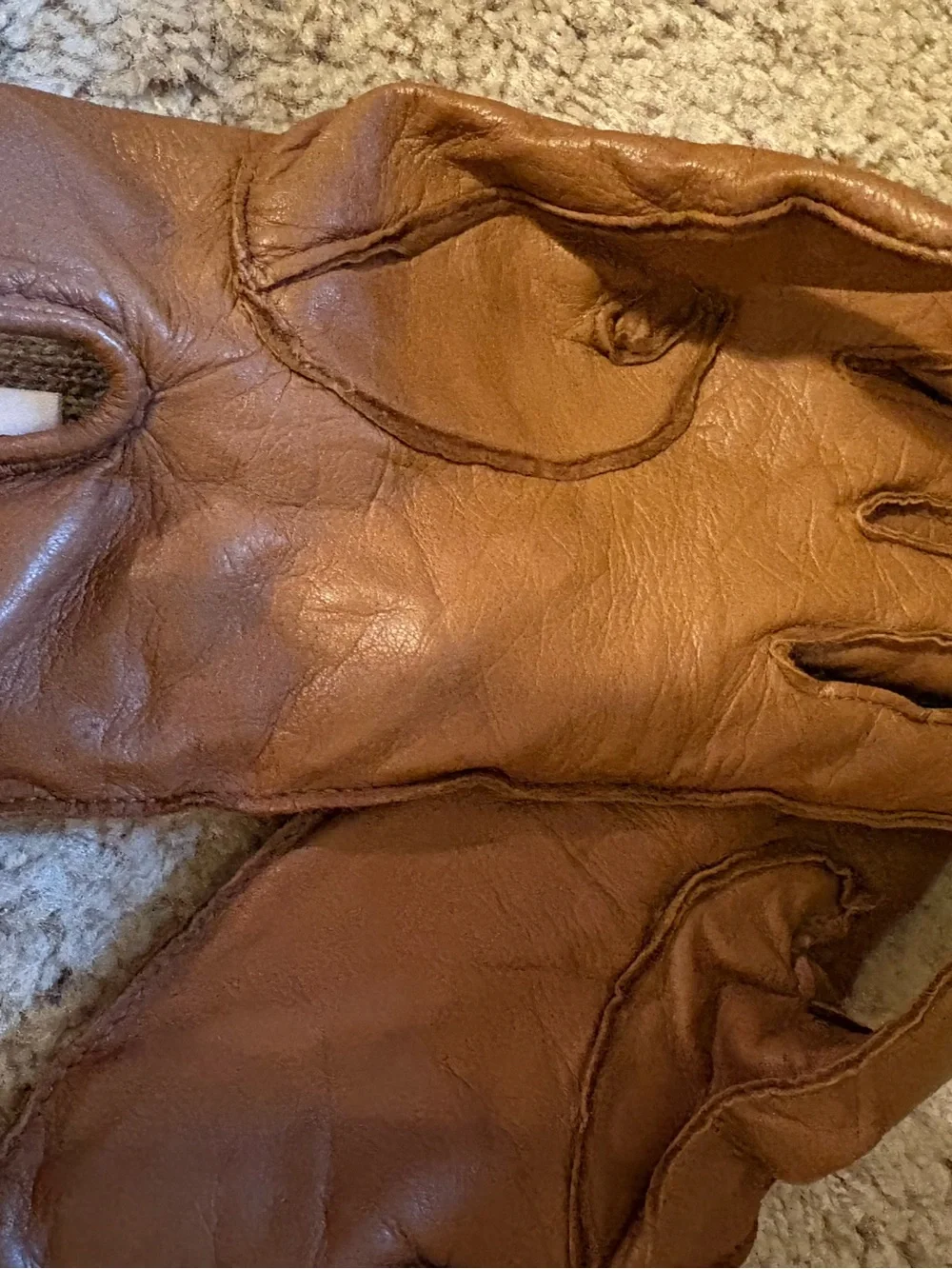 New wool lined & leather trimmed gloves. Pretty tan color.